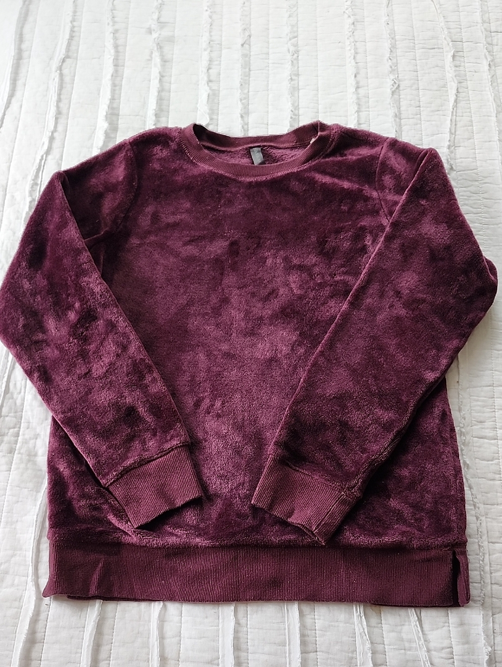 GAIAM Plush Crewneck Sweater in Deep Wine